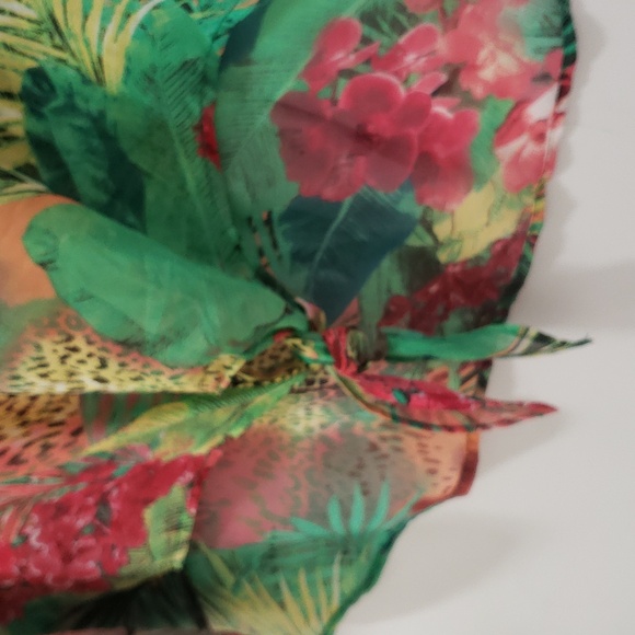 Chico's 3/4 Sleeve Top Semi Sheer Floral Print with Front Tie Waist Detail - Picture 3 of 12